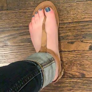 Steve Madden sandals. Size 5 but fits a size 6.